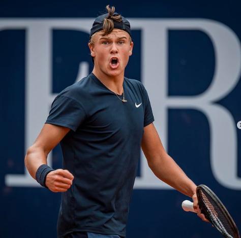 更是团队中 更是团队中